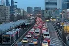 İstanbul yine kilitlendi! Trafik yoğunluğu yüzde 85'e dayandı