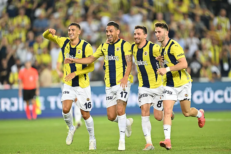 Spor yazarları Fenerbahçe - Lugano maçını değerlendirdi! 2 yıldıza büyük övgü - 4