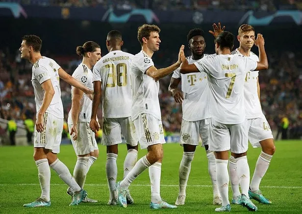 barcelona-bayern-munih-canli-anlatim-izle-1666818759140.jpeg Barcelona evinde hezimet yaşadı! Bayern Münih'e 3-0 yenilen Katalan ekibi Şampiyonlar Ligi'ne veda etti-3