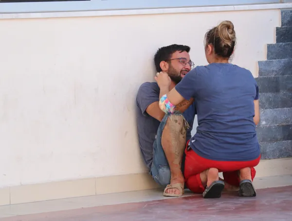 denizlide-kurbanini-keserken-kalp-krizi-geciren-bir-kisi-hayatini-kaybetti-1626771802669.jpg Denizli'de kurbanını keserken kalp krizi geçiren bir kişi hayatını kaybetti-4