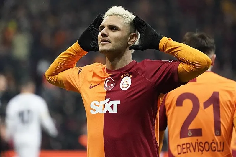 Usta yazarlar Beşiktaş - Galatasaray derbisini değerlendirdi: Kazanırsa yüzde 51 şampiyon-4