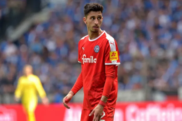 Trabzonspor'dan stopere yerli hamlesi! Galatasaray'ın listesindeki Atakan Karazor için devreye girildi