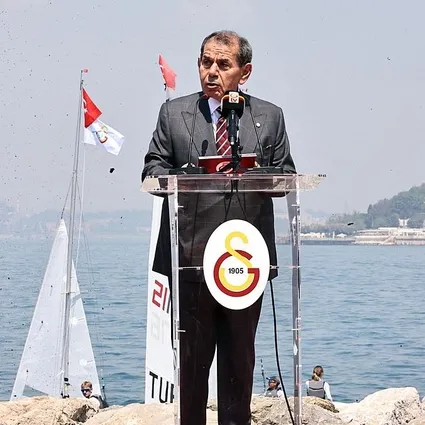 Dursun Özbek’ten yapı çıkışı: Salonda kahkahalar yükseldi
