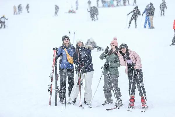 son-dakika-yariyil-tatili-oncesi-uzmandan-dikkat-ceken-omicron-uyarisi-tatilde-nelere-dikkat-edilmeli-1642664912806.jpg Son dakika: Yarıyıl tatili öncesi uzmandan dikkat çeken Omicron uyarısı! Tatilde nelere dikkat edilmeli?-5