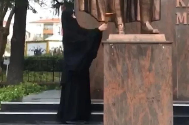 Tekirdağ'da Atatürk Anıtı'na baltalı saldırı