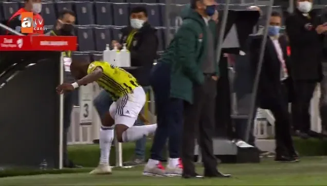 Valencia, Fenerbahçe - Başakşehir maçında zor anlar yaşadı!