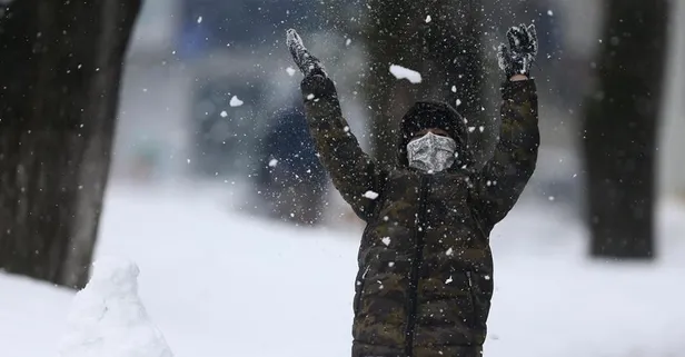Ardahan, Artvin, Van ve Ağrı’da eğitime kar engeli! Yüksekliği 1 metreye ulaştı...