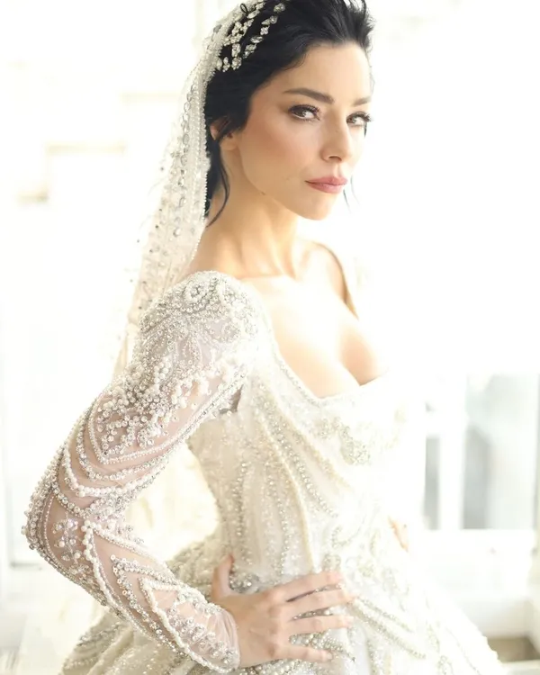 40-gunluk-esi-mert-aydinla-bosanma-karari-alan-merve-bolugurdan-yeni-hamle-delikanliyimdir-deyip-acikladi-o-ka-1668716597624.jpg 40 günlük eşi Mert Aydın’la boşanma kararı alan Merve Boluğur’dan yeni hamle! “Delikanlıyımdır” deyip açıkladı! O kareyi silmeye kıyamadı...-11