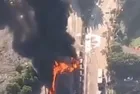 Brezilya'da caddeye uçak düştü! En az iki ölü