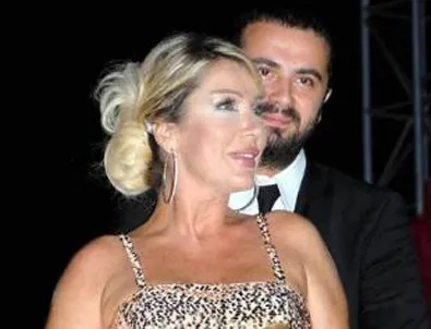 onur-san-kimdir-kac-yasinda-nereli-onur-sanin-esi-kim-seda-sayan-ile-ne-zaman-evlendi-1643819329289.jpg Onur Şan kimdir, kaç yaşında, nereli? Onur Şan'ın eşi kim? Seda Sayan ile ne zaman evlendi?-3