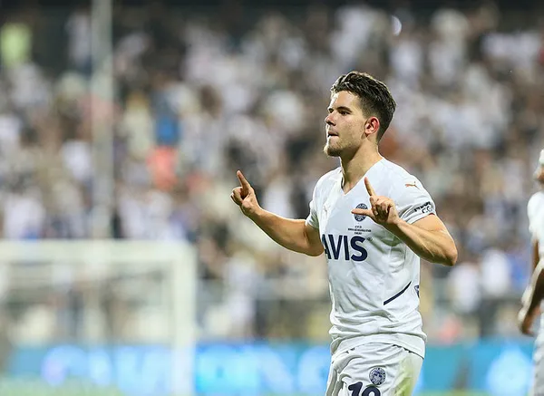 son-dakika-fenerbahcenin-yildizi-ferdi-kadiogludan-milli-takim-sozleri-tercihi-belli-oldu-mu-1634735067966.jpg SON DAKİKA! Fenerbahçe'nin yıldızı Ferdi Kadıoğlu'dan milli takım sözleri! Tercihi belli oldu mu?-3