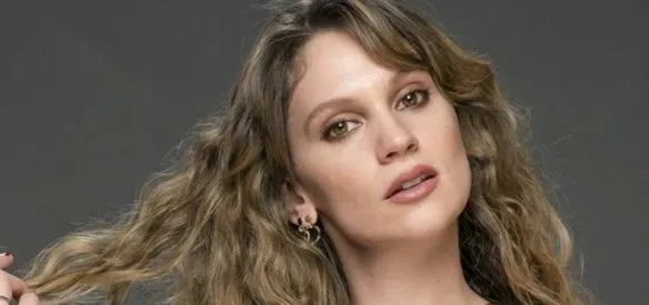 TÜRK OYUNCU FARAH ZEYNEP ABDULLAH BUGÜN DOĞDU.