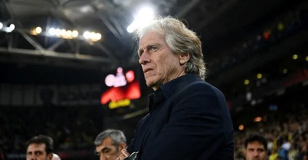 Jorge Jesus çileden çıktı! Taraftarın Altay Bayındır protestosuna çok sert tepki :Ona gösterilen tepkiler, bana gösterilmiş tepkidir