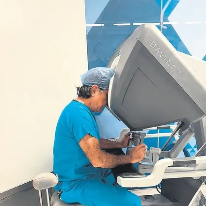 Türk tıbbı için tarihi gurur! Prof. Dr. Oktar Asoğlu İngiltere’de canlı kanser ameliyatı yapacak