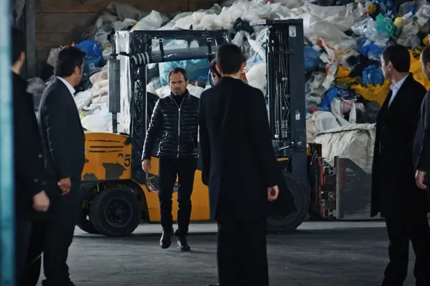 olgun-simsekten-kimsesiz-yasar-aciklamasi-geri-don-sozlerine-son-noktayi-koydu-dostum-yasar-1607185256124.jpg Olgun Şimşek'ten Kimsesiz Yaşar açıklaması! Geri dön sözlerine son noktayı koydu! Dostum yaşar...-7