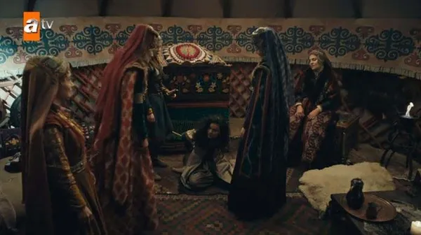 kurulus-osmana-damga-vuran-sahne-selcan-hatun-corneliaya-suclarini-itiraf-ettirip-infaz-etti-1649275356366.jpg Kuruluş Osman’a damga vuran sahne: Selcan Hatun, Cornelia’ya suçlarını itiraf ettirip infaz etti-5