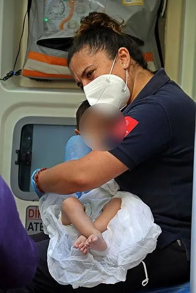 Antalya'da akılalmaz olay! Evi terk etti 1'i bebek 4 çocuğu perişan bulundu: Eşi polisi görünce sinir krizi geçirdi-8