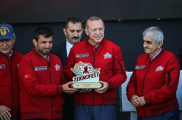 SİHA'ların babası Özdemir Bayraktar için "taziye ve anı defteri" açıldı! Duygulandıran mesajlar