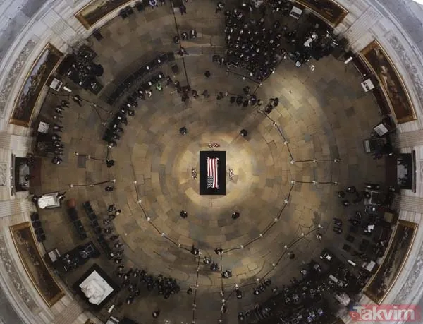 ABD'li Senatör McCain için Kongre'de tören düzenlendi - 16