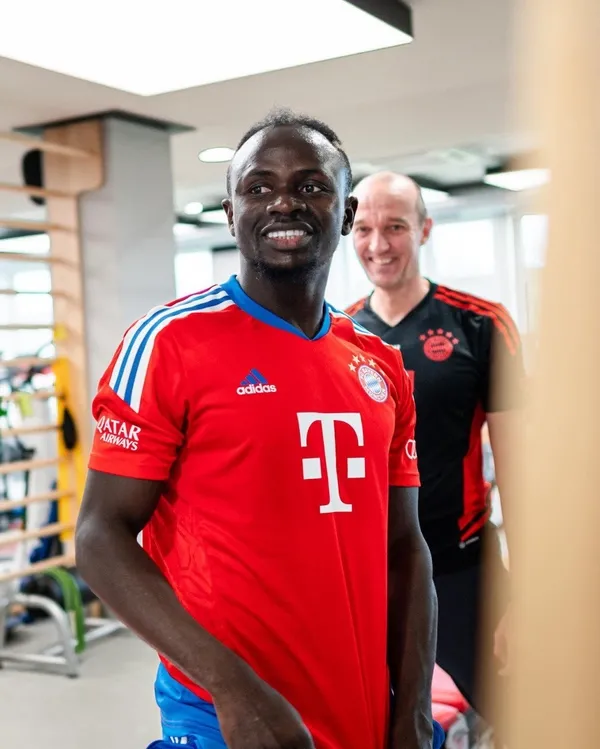 Son dakika: Senegalli yıldız Sadio Mane yardım meleği çıktı!-6