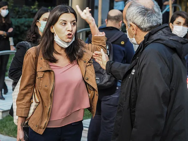 amerikan-hastanesinden-taburcu-olan-ekrem-imamogluna-nisantasi-sakinleri-tepki-gosterdi-1604423068919.jpg Amerikan Hastanesi’nden taburcu olan CHP'li Ekrem İmamoğlu'na Nişantaşı sakinleri tepki gösterdi-5