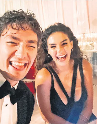 ebru-sahin-herkese-ornek-olacak-bir-davranisa-imza-atti-bir-kez-daha-gonulleri-fethetti-1632518283434.jpg Ebru Şahin herkese örnek olacak bir davranışa imza attı! Bir kez daha gönülleri fethetti-5