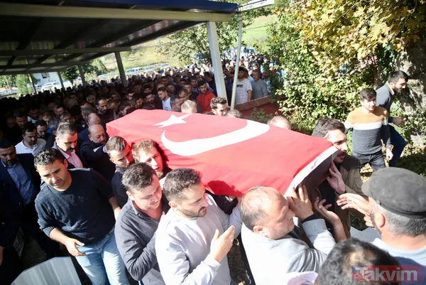 SON DAKİKA: Amasra Bartın'da maden faciasında hayatlarını kaybeden işçiler son yolculuğuna uğurlanıyor - 4