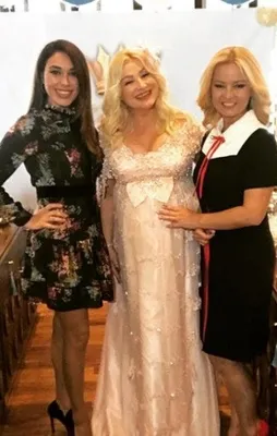 Zahide Yetiş anne oldu