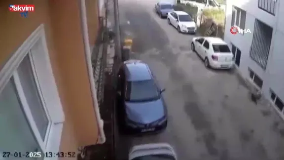 Bursa'da deprem! Sarsıntı anı kamerada!