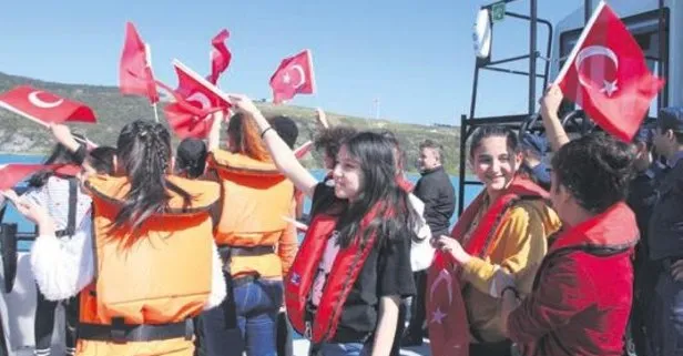 23 Nisan Ulusal Egemenlik ve Çocuk Bayramı kapsamında 50 çocuk İstanbul Boğazı’nı gezdi