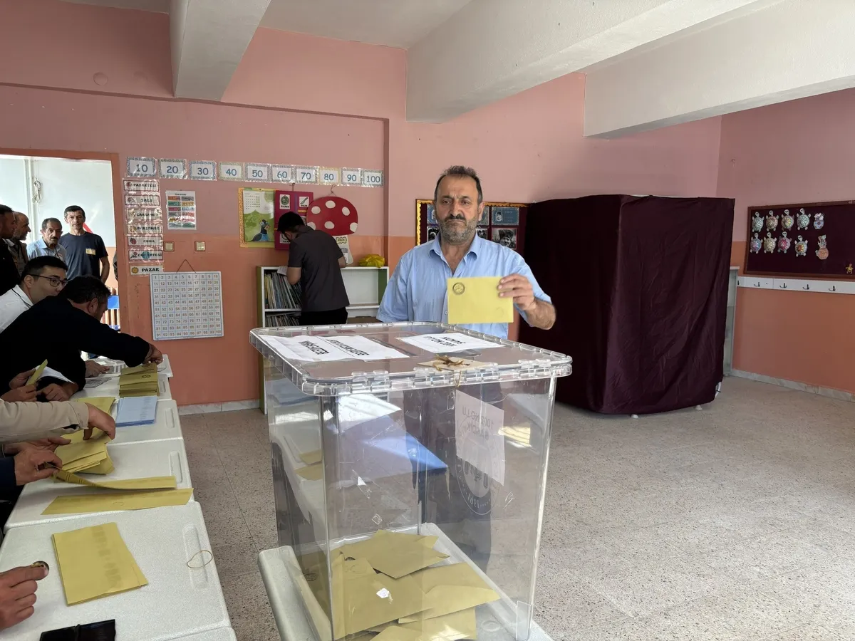 tokat-gumushane-ve-nevsehir-6-belde-362-mahallede-ara-secim-sandigi-1780813901162.jpeg Tokat, Gümüşhane, Nevşehir... 6 belde 362 mahallede ara seçim sandığı | Hangi ilde kaç seçmen var?-5