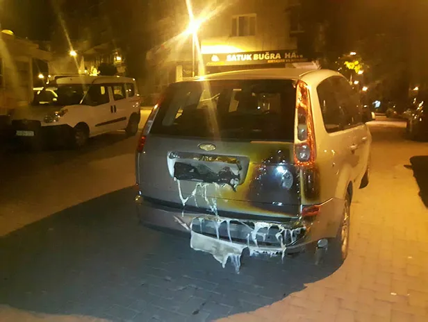 Yanan otomobilini görünce gözyaşlarına boğuldu-3