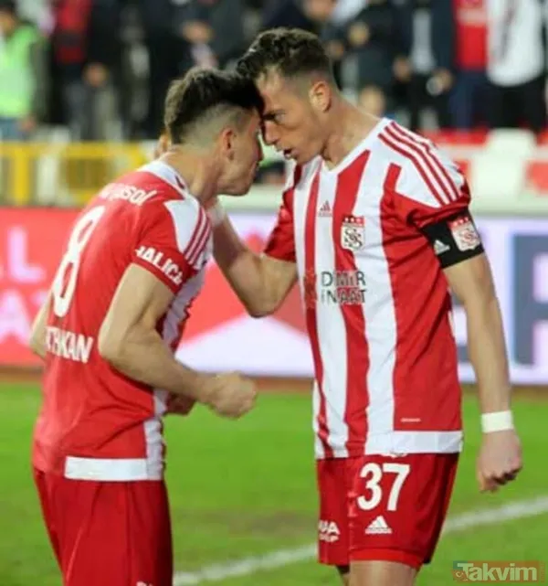 Mert Hakan Yandaş Galatasaray'la anlaştı mı? İşte genç yıldızdan transfer yanıtı - 5