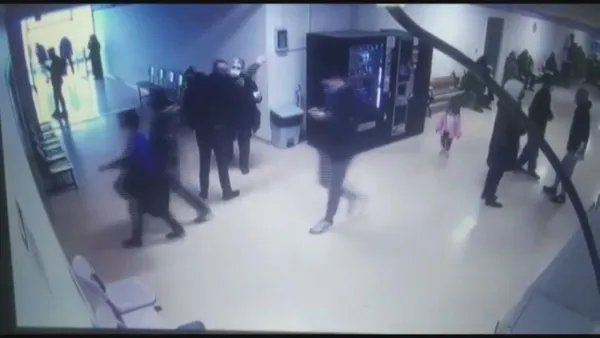 rontgene-gelenlerin-esyalarini-caliyordu-polis-enseledi-1648101176384.jpg Röntgene gelenlerin eşyalarını çalıyordu! Polis enseledi-3