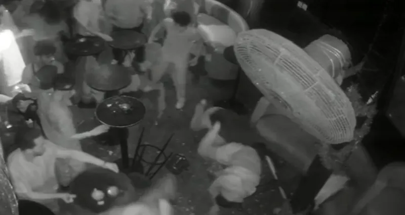 Taksim'de gece kulübünde ortalık savaş alanına döndü! Gözünde bardak patlatıp öldüresiye dövdüler-5