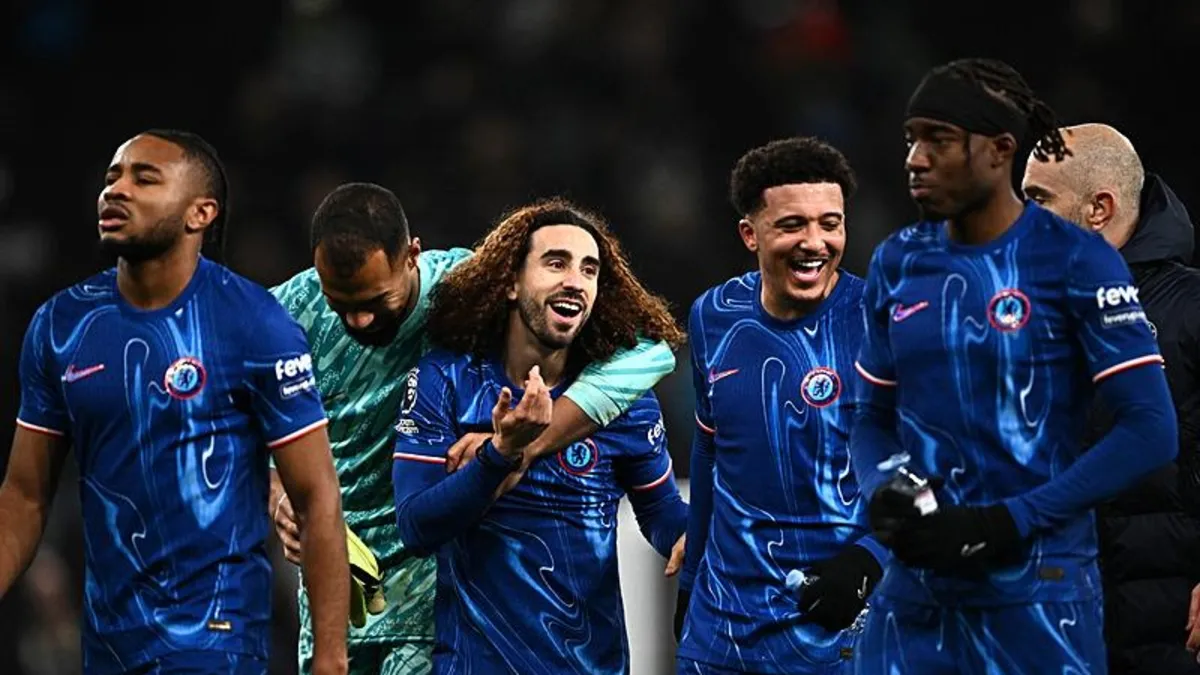 Cucurella kramponlarını çöpe attı!