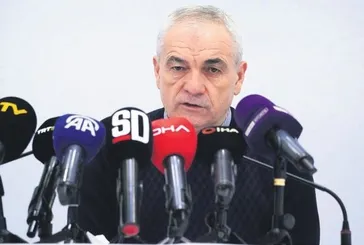 Rıza Çalımbay giderken herkese sitem etti! Beraber geldik beraber gitmeliydik