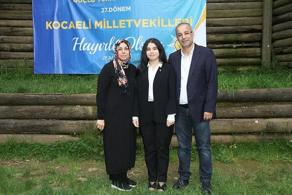 AK Parti'nin en genç vekil adayı Elifnur Bayram kimdir? Nerelidir?-4