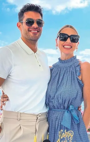 Mehmet Dinçerler'den sevgilisi Hadise'ye sürpriz kutlama!