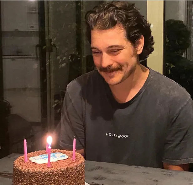 firtina-gibi-donus-yapacak-hayranlari-bunu-bekliyor-sayili-gun-kaldi-unlu-oyuncu-yeni-sezonda-1607180525610.jpg Fırtına gibi dönüş yapacak hayranları bunu bekliyor! Sayılı gün kaldı! Ünlü oyuncu yeni sezonda...-7