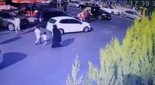İstanbul'da kan donduran olay! Yolcu otobüsü küçük çocuğu ezdi, annesi baygınlık geçirdi-4
