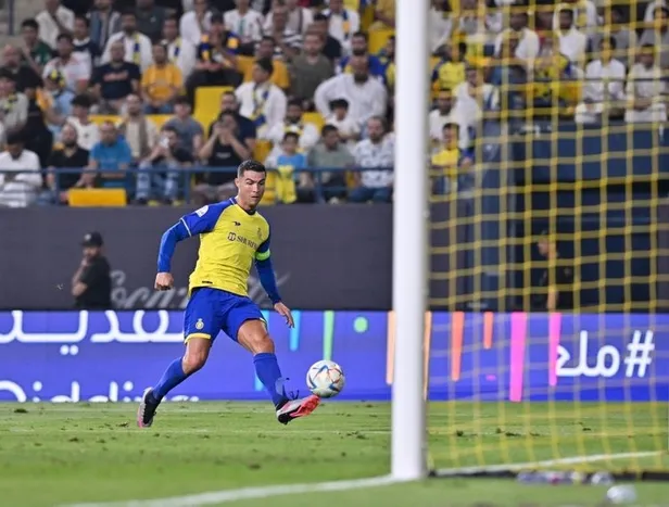 cristiano-ronaldo-musluman-mi-al-nassr-al-shabab-macinda-secdeye-yatti-ronaldo-musluman-mi-olacak-1684931037772.jpg