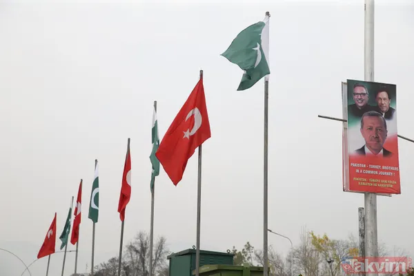 Pakistan'da dikkat çeken afiş! Sokaklar Başkan Erdoğan'ın fotoğraflarıyla süslendi - 3