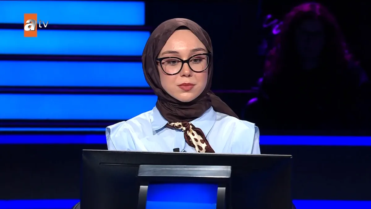 milyoner-yarismacisini-ucurumdan-donduren-dogru-karar-1785712185581.png Milyoner yarışmacısını uçurumdan döndüren doğru karar: 200 bin liralık stüdyoda soğuk rüzgarlar estirdi!-8