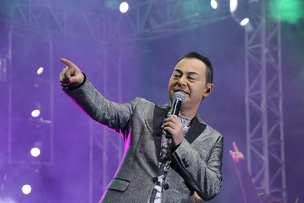 8-oda-4-banyo-4-salon-serdar-ortacin-calisanlarina-miras-birakacagi-luks-evine-bakin-saray-yavrusundan-hallice-1700135605235.jpg Serdar Ortaç’ın çalışanlarına miras bırakacağı lüks evine bakın: Saray yavrusundan hallice! 8 oda, 4 banyo, 4 salon! 2016’da 15 milyon TL'ydi...-14