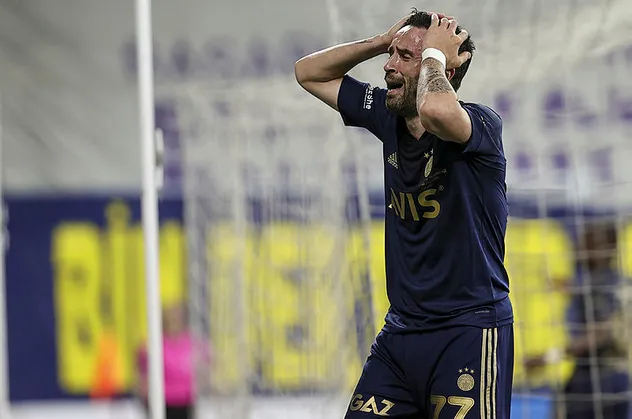 Gökhan Gönül Fenerbahçe'den ayrılıyor mu?
