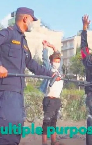 Nepal'de polis 'coronavirüs' tedbirlerine uymayanları kıskaç ile yakalıyor