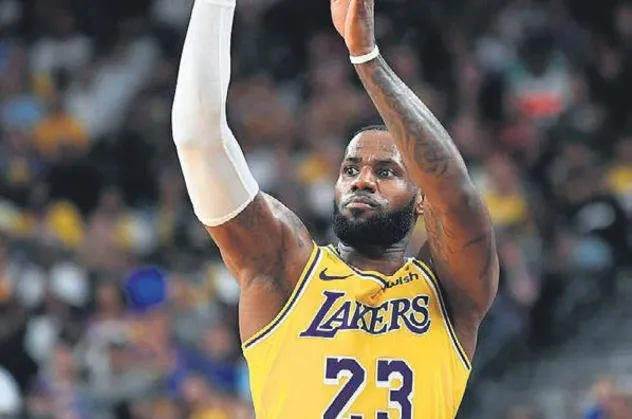 NBA'nun King lakaplı efsanesi Lebron James servetine servet kattı!