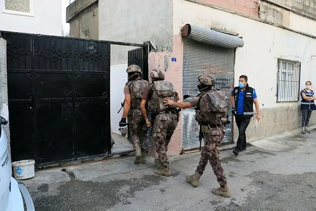 Son dakika: Adana’da eş zamanlı şafak baskını: Şüpheliler gözaltına alındı-2