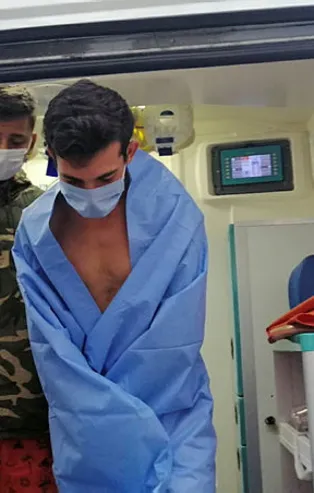 Son dakika: Koyda mahsur kalan 8 kişi denizin durulmasıyla birlikte kurtarıldı